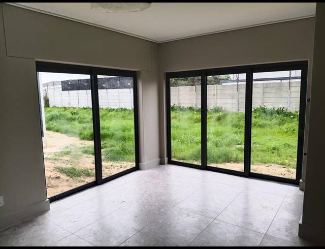 3 BEDROOM PROPERTY TO RENT IN UITZICHT